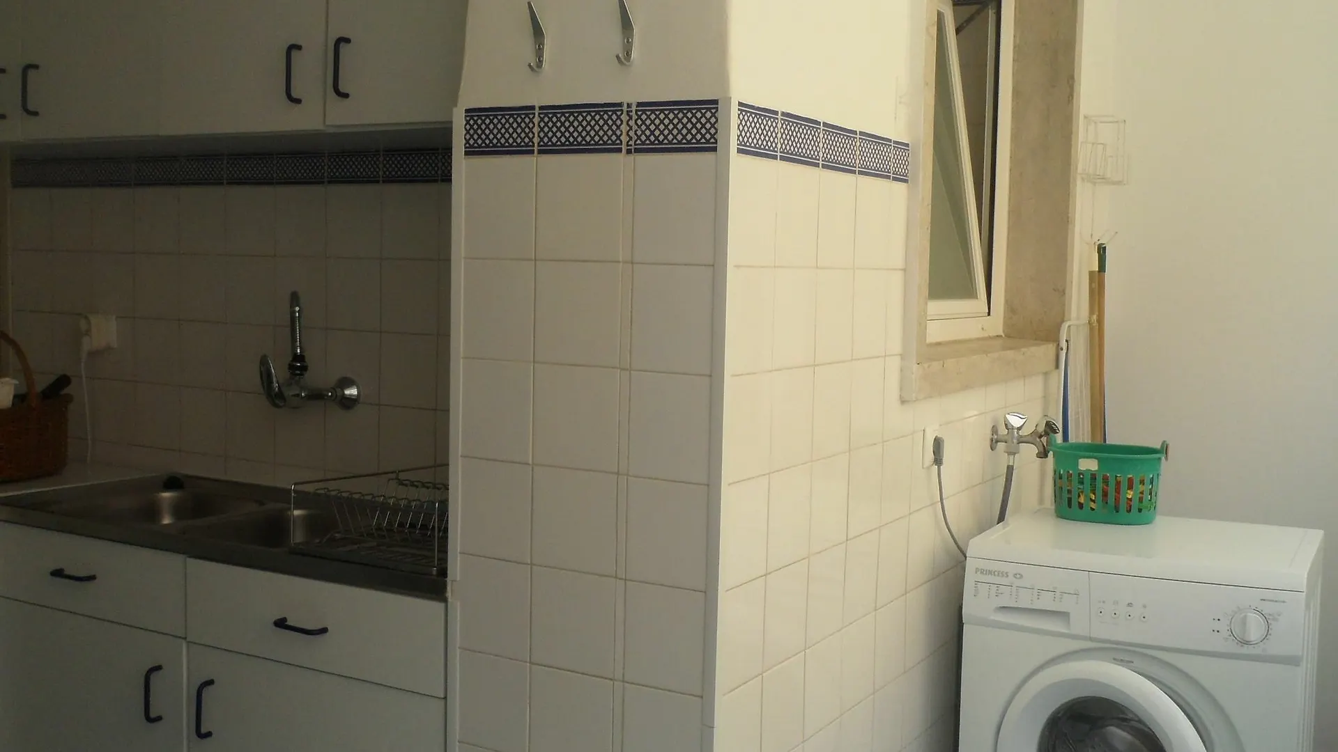Charming Family Apartment Лиссабон
